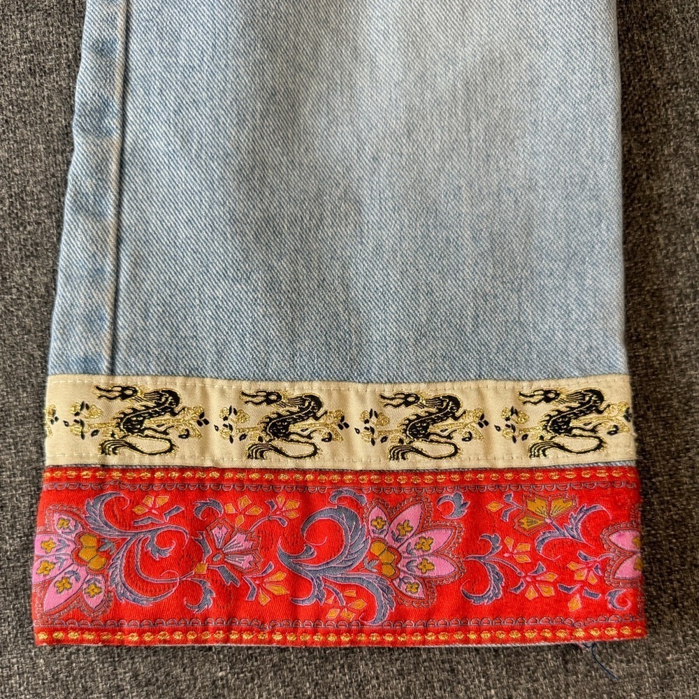 LONDONJEAN Blue Ankle Cropped Jeans with Red Trim - Picture 5 of 14